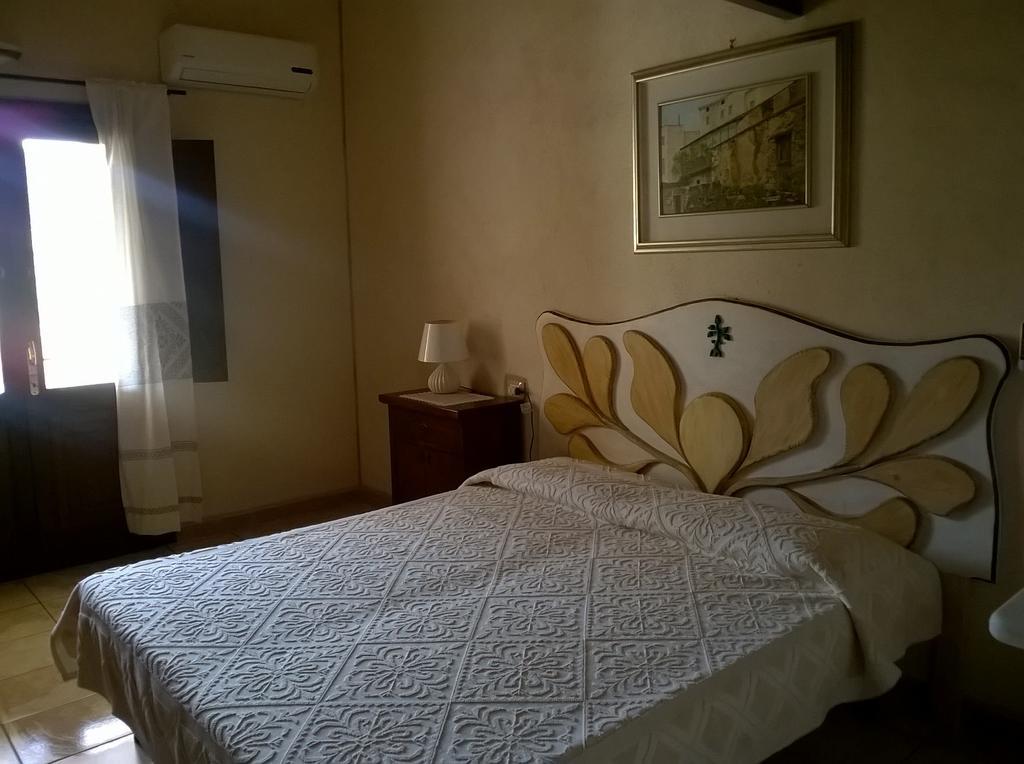 Hotel Valle Del Cedrino Гальтелли Экстерьер фото