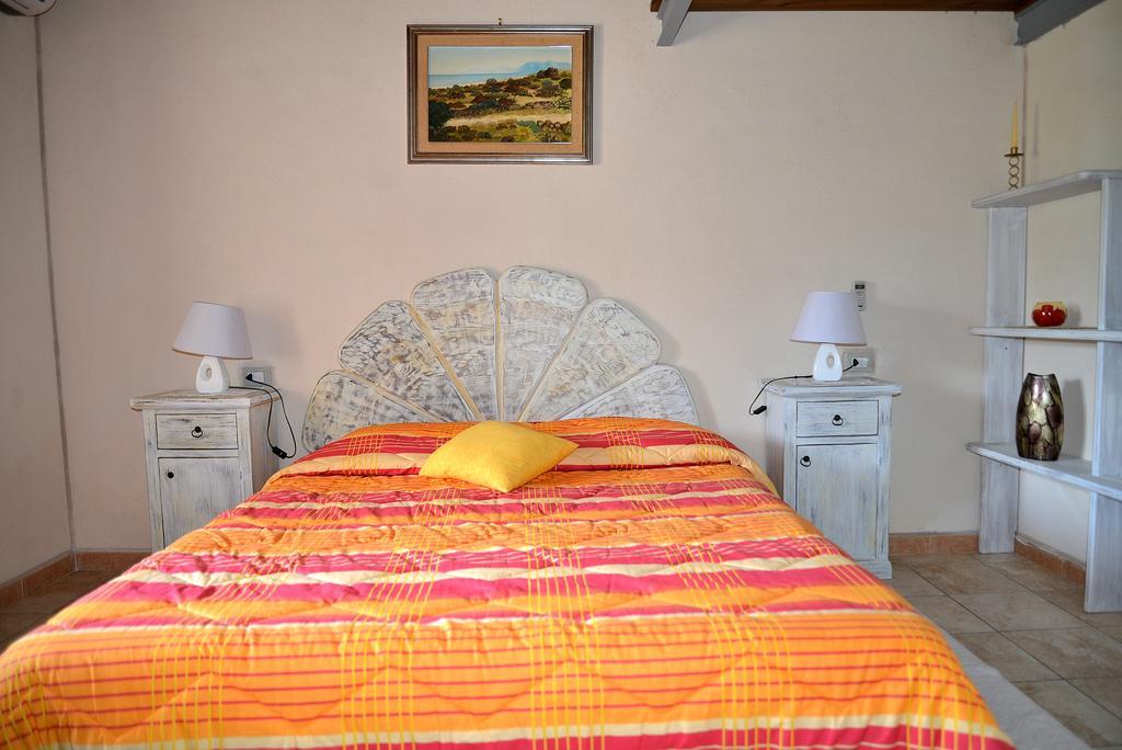 Hotel Valle Del Cedrino Гальтелли Экстерьер фото