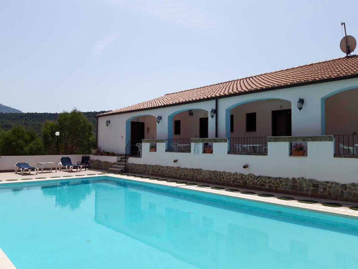 Hotel Valle Del Cedrino Гальтелли Экстерьер фото